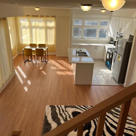 Appartement Luxury Brand New Townhouse In Milton Ontario Extérieur photo